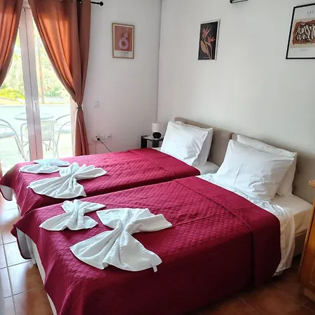 Grandma's Pine * Skala (Evia)